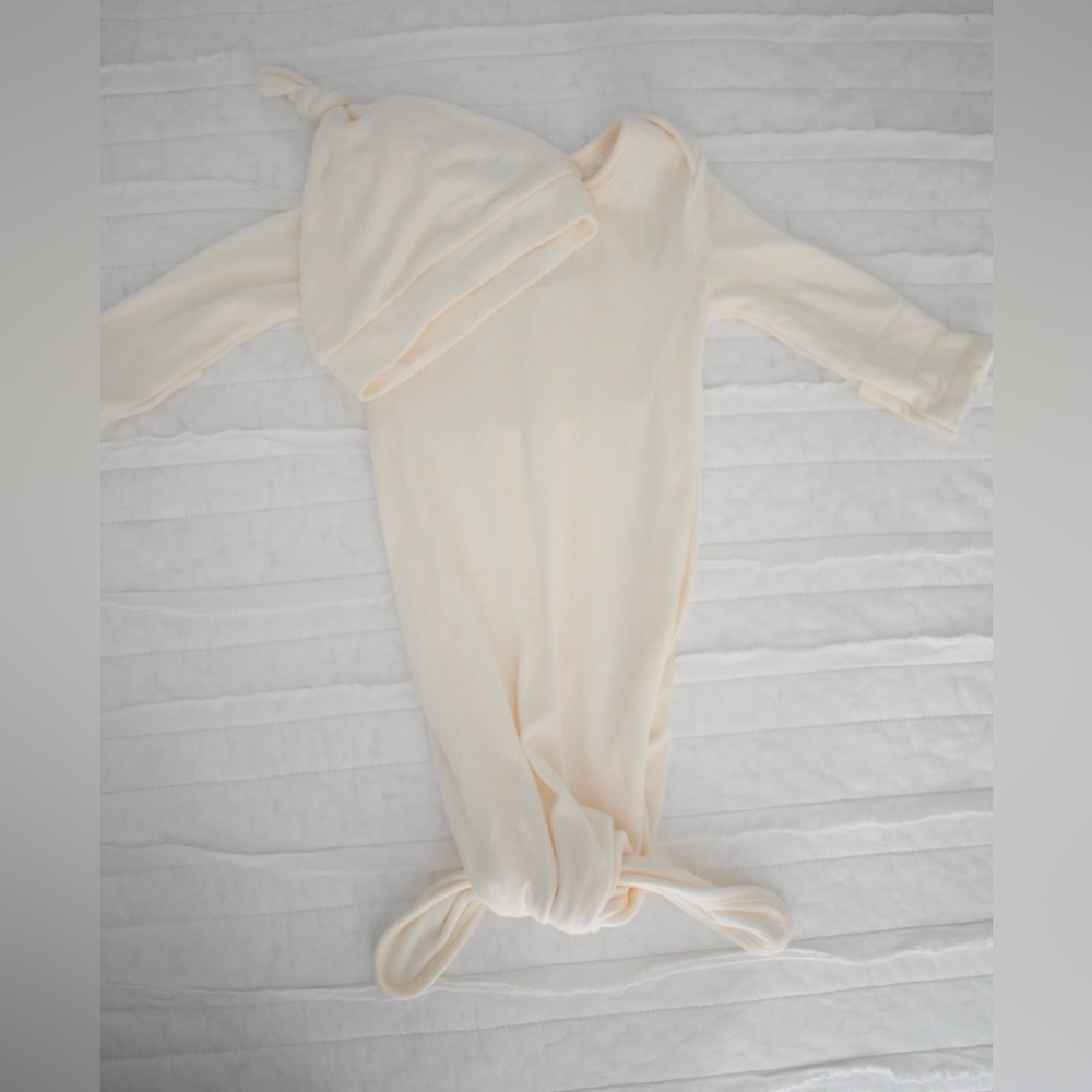 Angel Dear Cream Knotted Gown and Hat Set